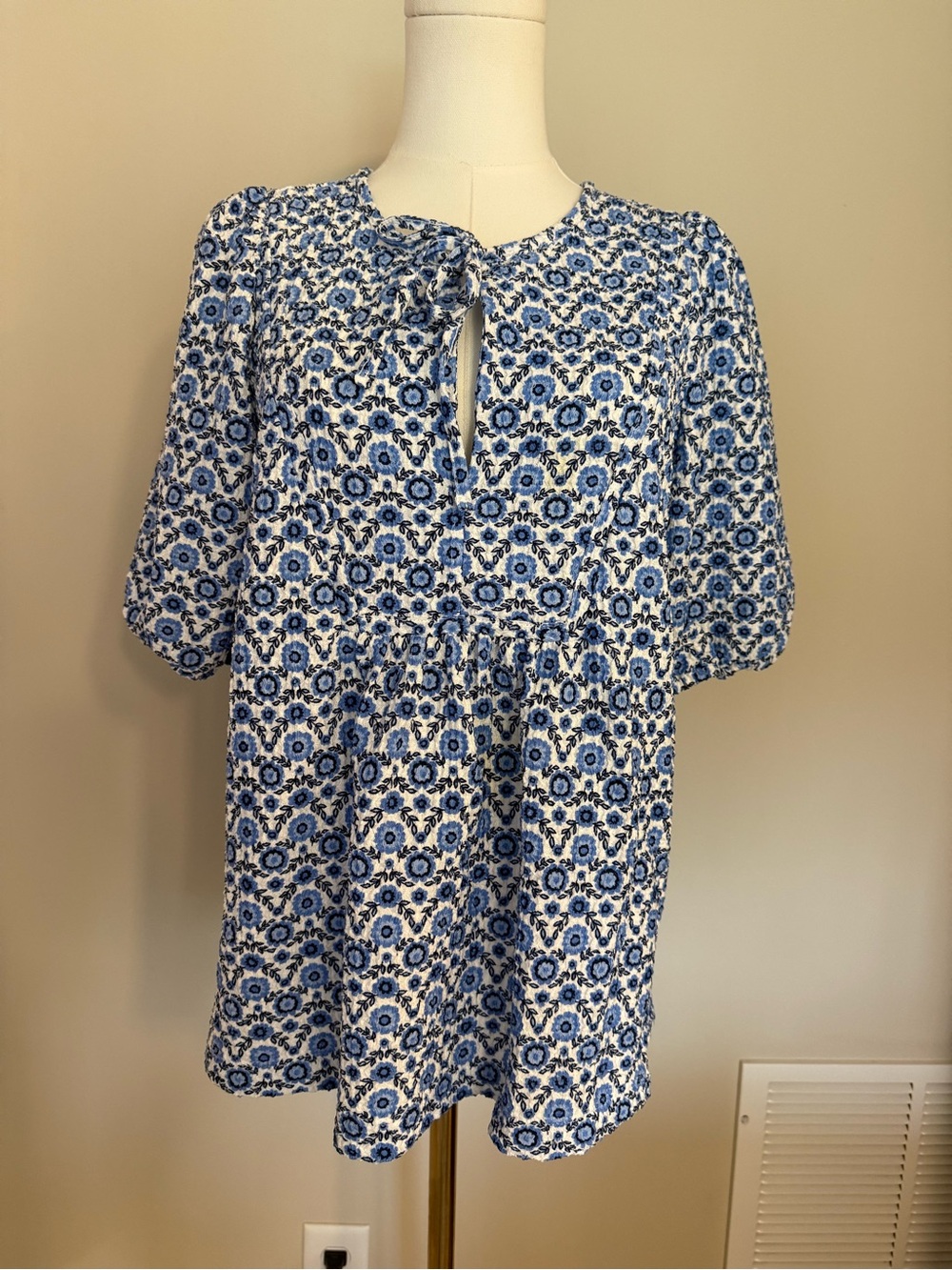 LOFT Blue and White Floral Print Knit Top Peplum Tier Career Casual Feminine